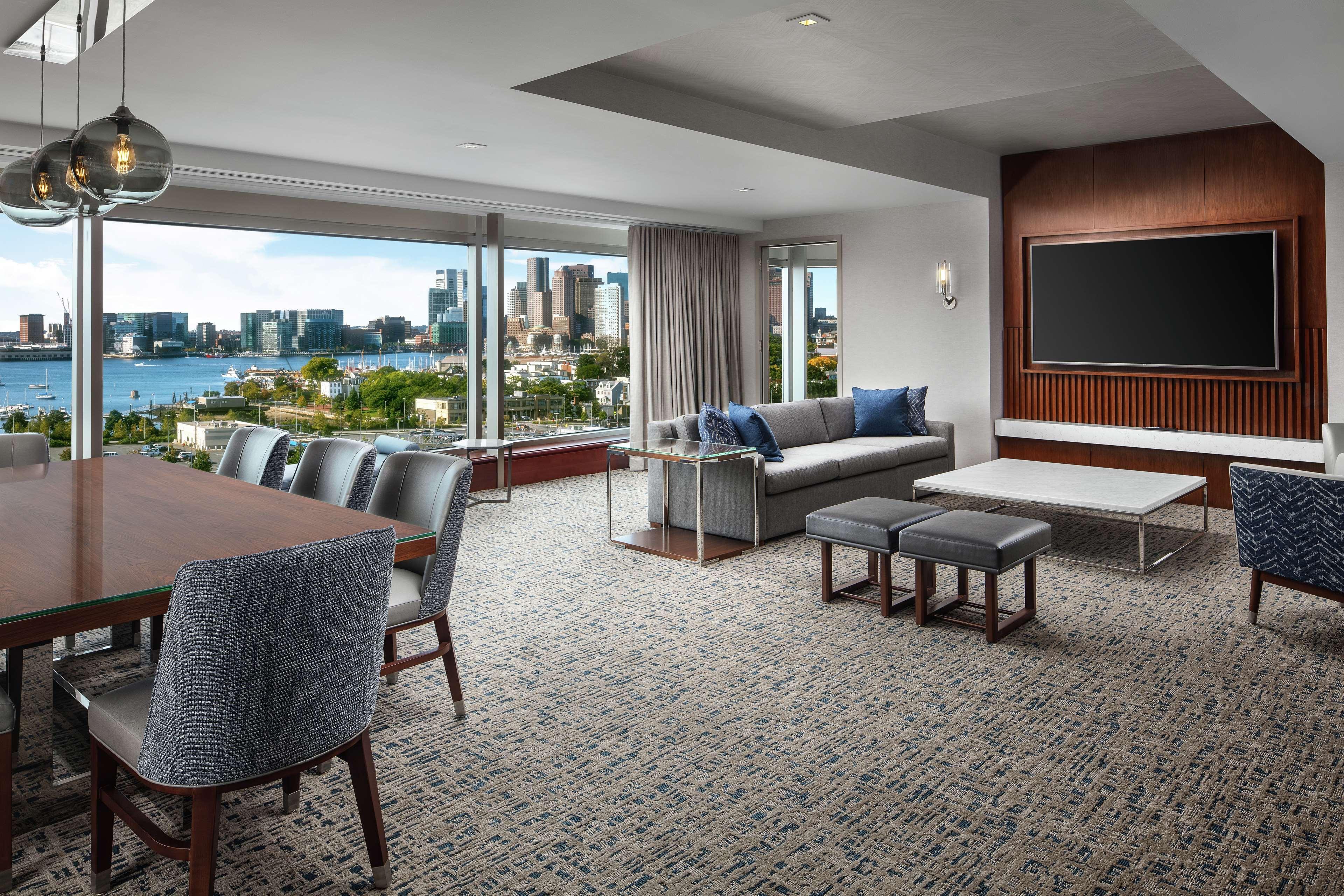 Hilton Boston Logan Airport Hotel Exterior foto