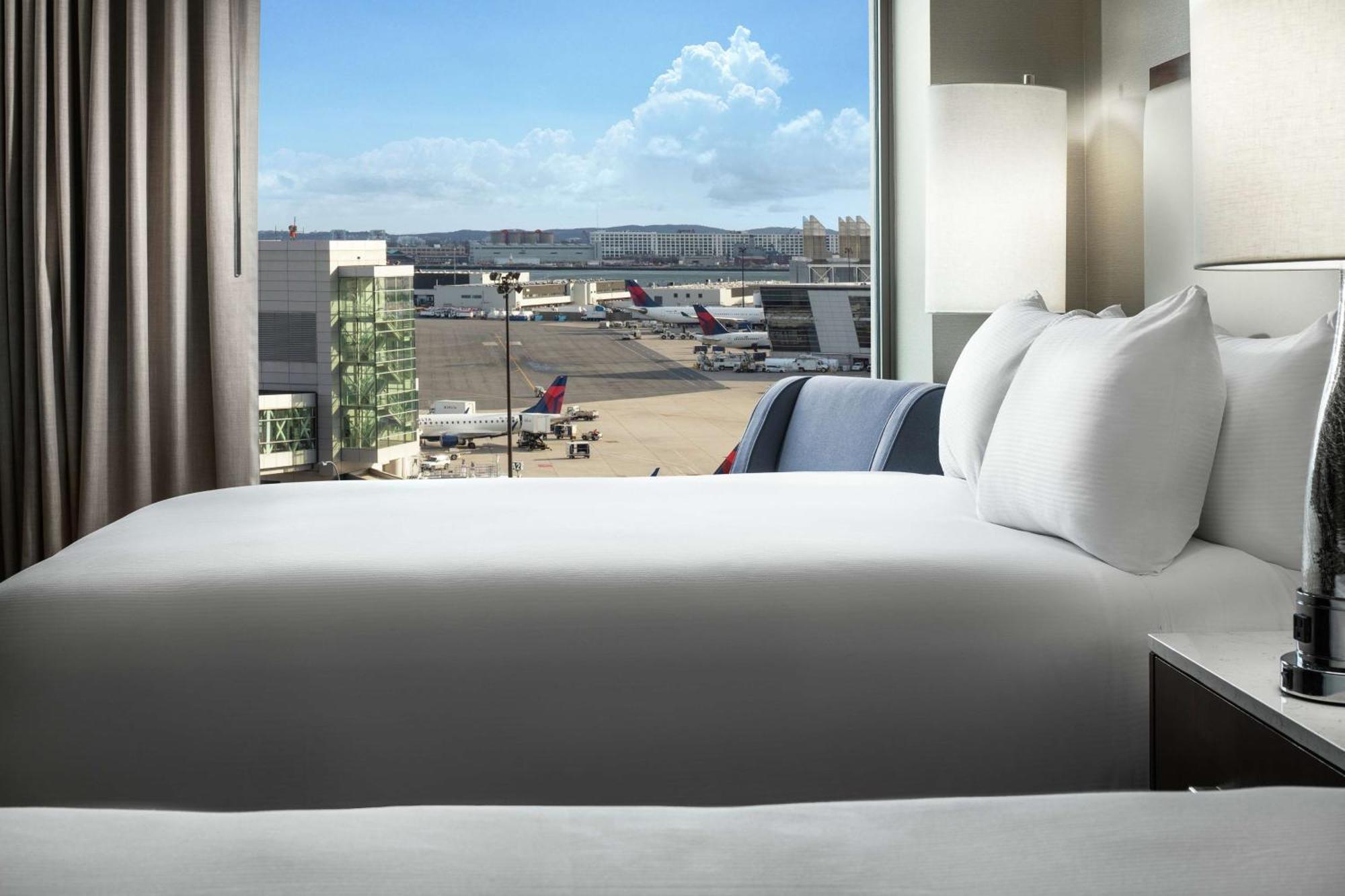 Hilton Boston Logan Airport Hotel Exterior foto