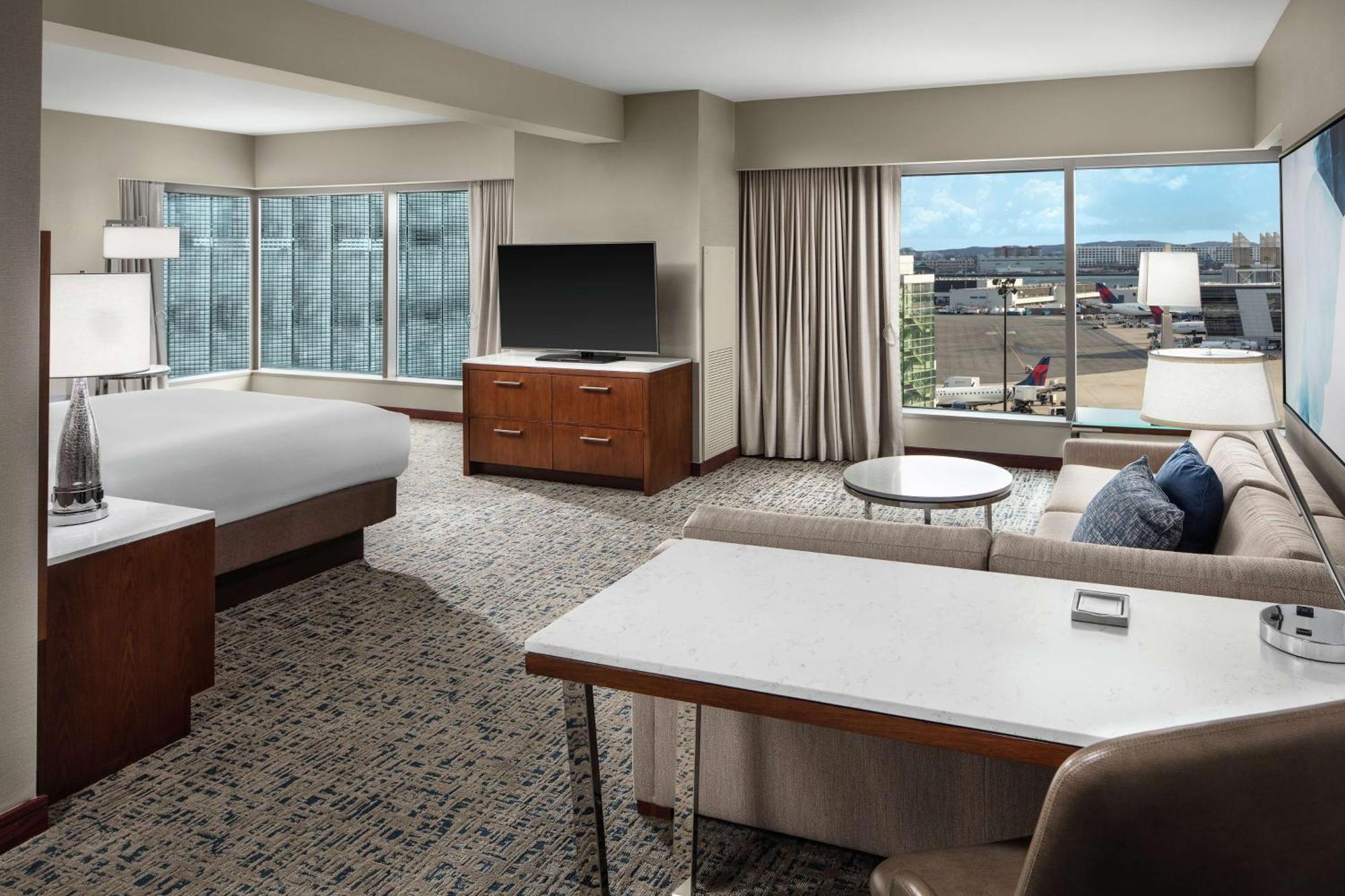 Hilton Boston Logan Airport Hotel Exterior foto